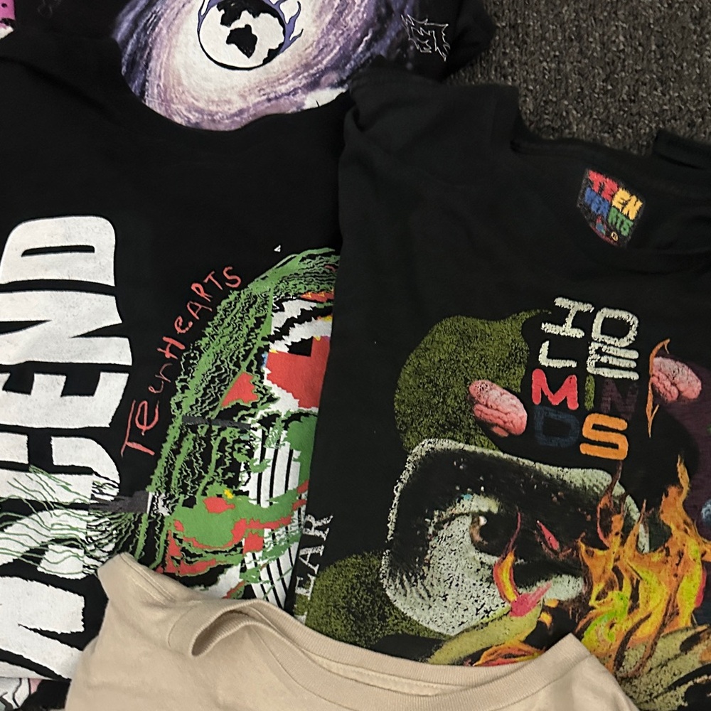 Lot of 10 Teen Hearts T-Shirts - Black and Beige XL - Picture 6 of 7